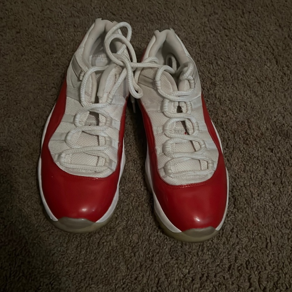 Jordan 11s Mens 8.5 Low Top Red and White